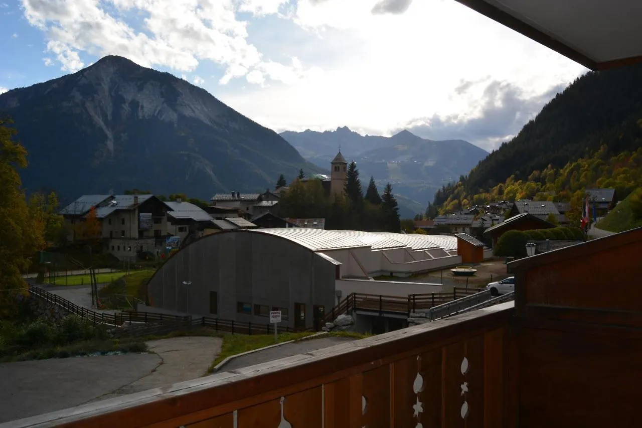Joli Studio Expose Sud Avec Terrasse La Plagne